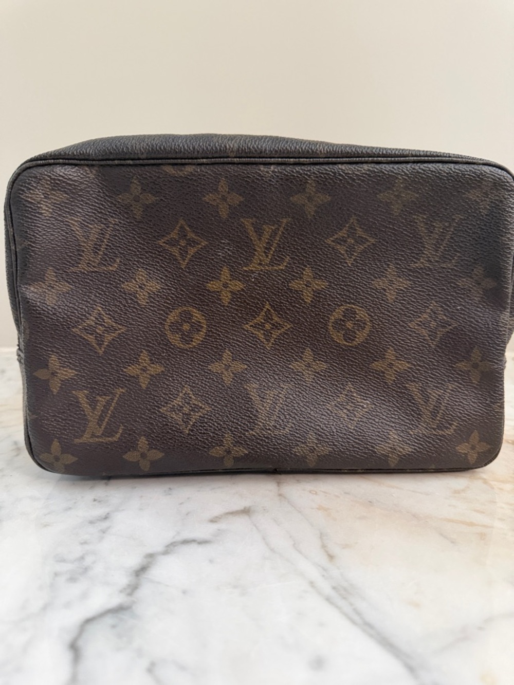 Authentic Vintage Louis Vuitton Monogram Trousse 26
